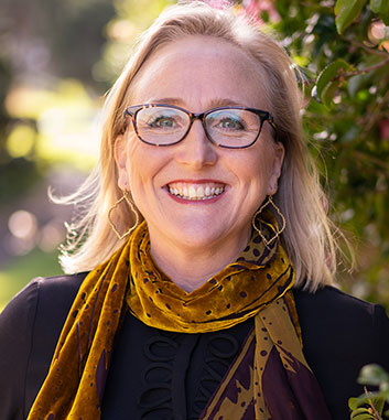 Natasha-Osmond-Dreyer_Facilitator_website.jpg